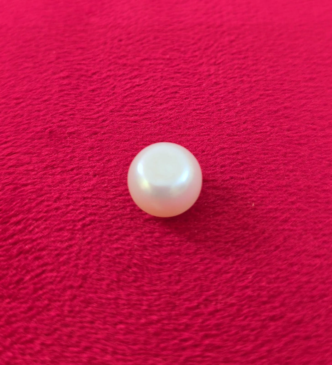 Natural certified Pearl Moti gemstone white Moon stone
Close up natural pearl round shape lab certified
Certified Moti stone with authenticity report
Premium white pearl Moon gemstone for astrology