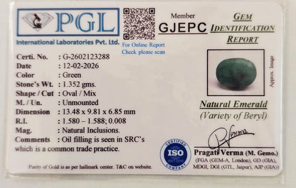 Green Emerald Panna 6.76 Carats Gemstone Certificate – Certified Natural Panna Stone | Ramaya Tatva
