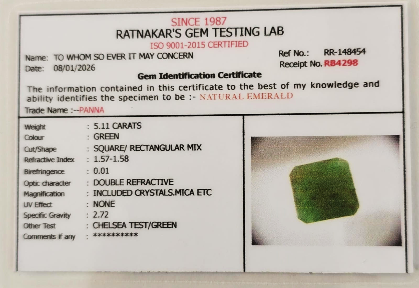Natural certified green emerald Panna gemstone rich green color

Close up natural emerald oval cut lab certified stone

Certified Panna stone with authenticity report

Premium green emerald Mercury gemstone for astrology