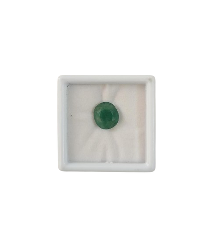 Natural certified green emerald Panna gemstone rich green color

Close up natural emerald oval cut lab certified stone

Certified Panna stone with authenticity report

Premium green emerald Mercury gemstone for astrology