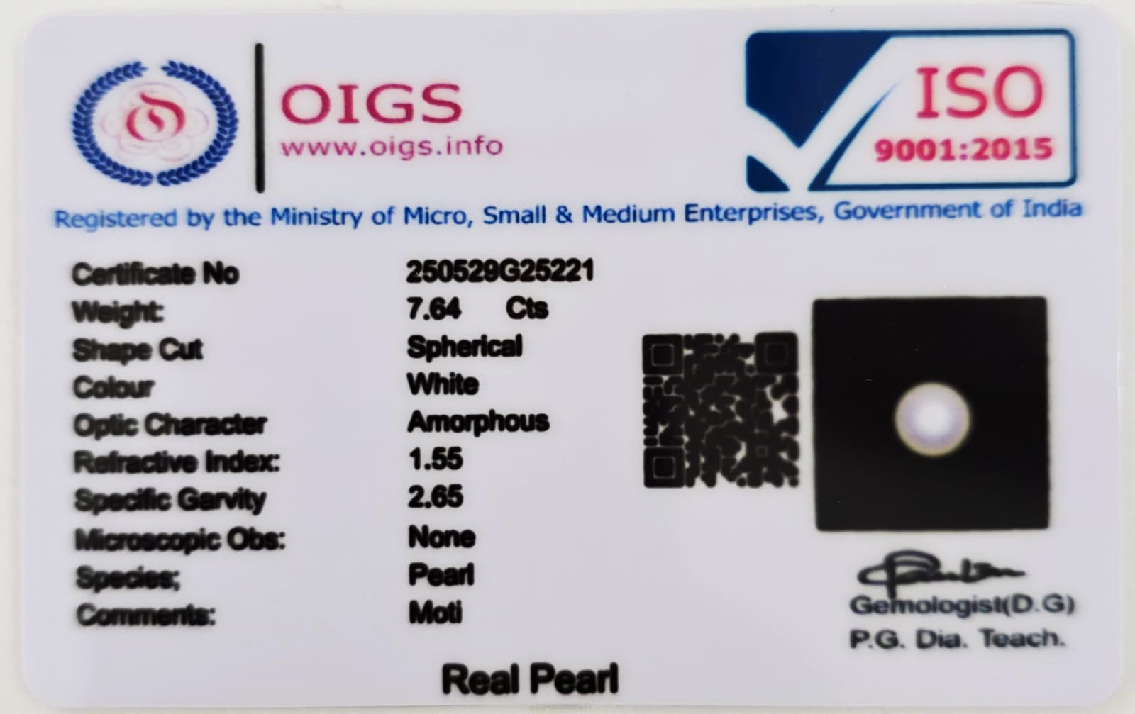 Natural certified Pearl Moti gemstone white Moon stone

Close up natural pearl round shape lab certified

Certified Moti stone with authenticity report

Premium white pearl Moon gemstone for astrology