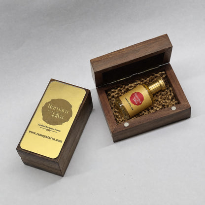 Mehak-e-Haya Attar – Close Up of Bottle Design & Label Detail
